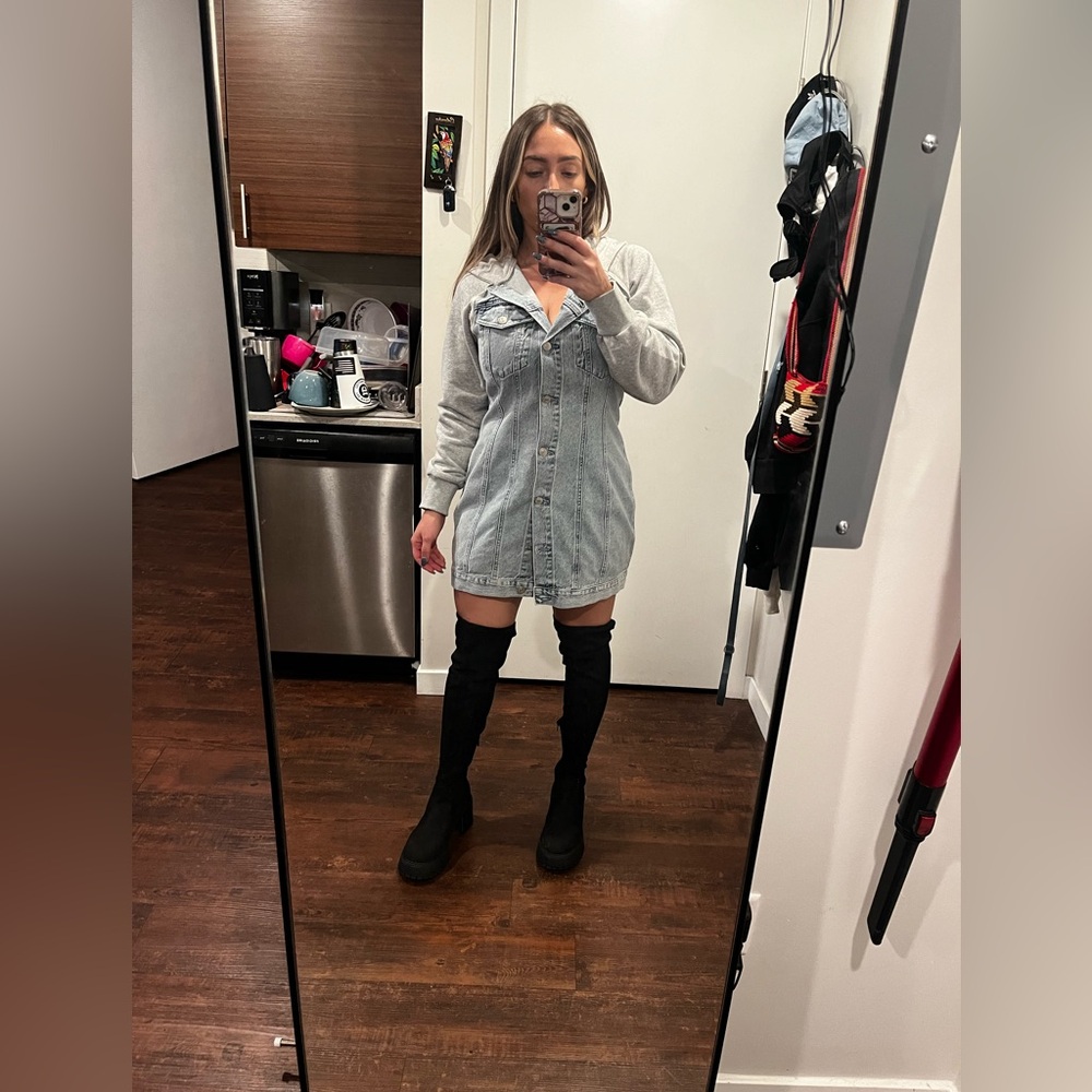 Over the knee slouchy black boots. Wore once! But I live in Florida
